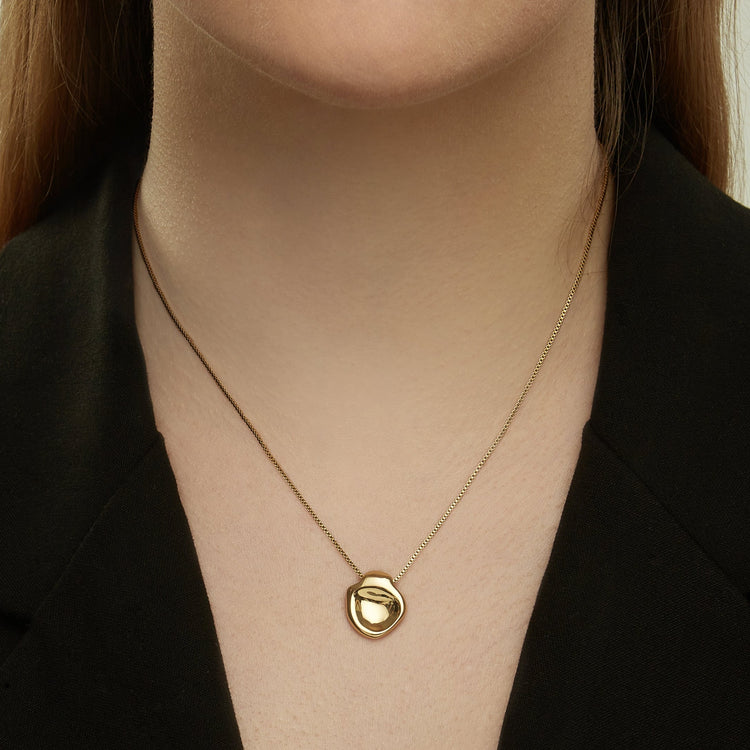 Plain Medallion Pendant Necklace