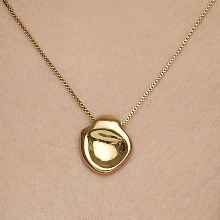 Plain Medallion Pendant Necklace